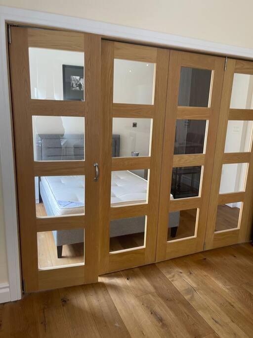 Lovelystudio In Kensington *