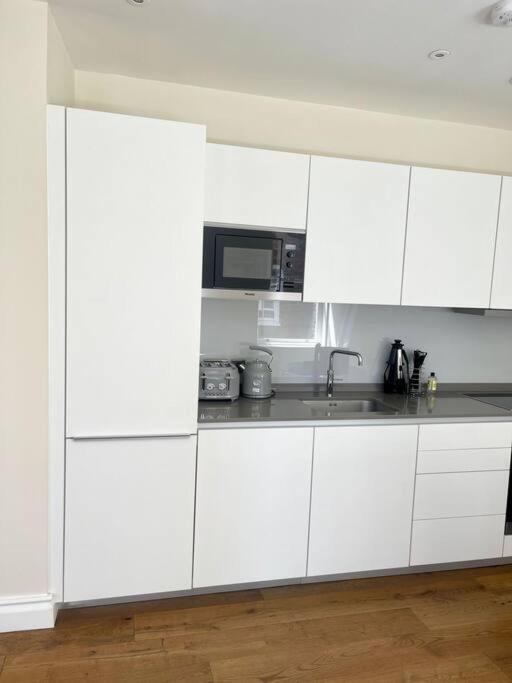 Lovelystudio In Kensington
